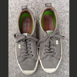 Cariuma Women's Leather Sneakers Gray Pebble Oca Low Size 8.5 Comfort Shoes
